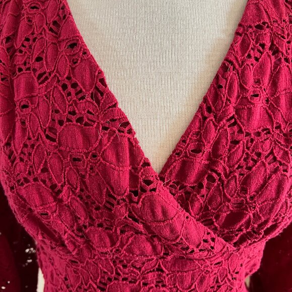 INC International Concepts crimson red lace long sleeve v-neck size M - Picture 5 of 6